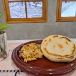 Arepa con pollo/beef