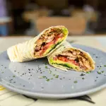 Wrap de pollo y aguacate