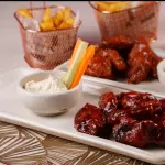 BBQ Wings  + papas fritas