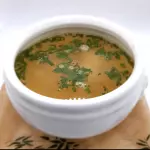 Consomé de pollo