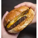 2 CHEESE BURGERS CON FRITAS