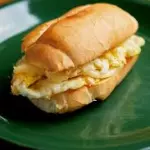Pão com Ovo e Queijo