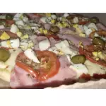 Pizza jamon tomate y huevo