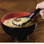 Miso Shiru con Hongos Nameko