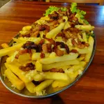 BATATA COM QUEIJO E BACON