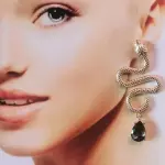 Aros de serpiente negro