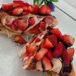 Crepa Glaseado d Queso Crema y fresa