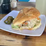Croissant Ensalada de pollo
