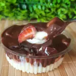 BOMBOM DE MORANGO