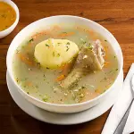 CALDO DE GALLINA