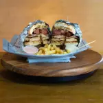 HAMBURGUESA DEPORTADA