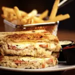 SANDWICH POLLO Y QUESO