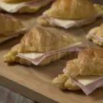 Croissants de jamón y queso