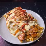 SALCHIPAPA PULLED PORK