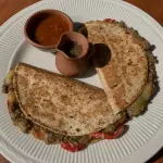 QUESADILLAS DE CARNE DE RES