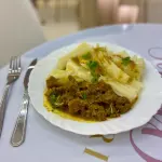 Macaxeira com Carne Quisada