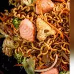 Yakisoba de salmao