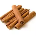 CANELA EM PAU