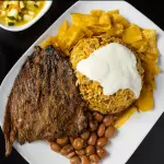 Moro con Menestra y Carne