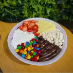 Marmita Açaí 800g com 6 itens.