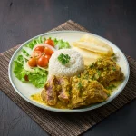 CARNERO GUISADO EN SALSA COCO