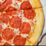 PIZZA DE PEPPERONI