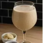 Vitamina de banana com ameixa