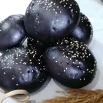 PAN DE HAMBURGUESA NEGRO