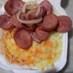 calabresa acebolada na hamburgueira