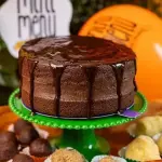 +8m Bolo de cacau com calda 700g