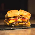 Sliders tocineta y hongos