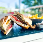Sandwich de Mila con queso especiado