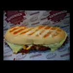 SANDWICH DE CARNE MAIZ.