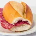 Pão com salame