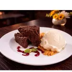 Brownie con helado