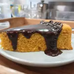 Fatia de bolo com creme