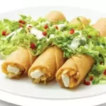 Tacos dorados de pollo