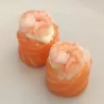 Gunkan Salmão e Camarão