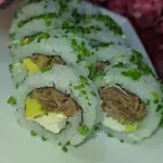 ROLL´S CALIFORNIA (ciboullet, sesamo
