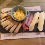 Tabla de cecina (desayuno y once)