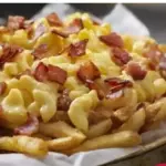 Batata Frita com Cheddar e Bacon