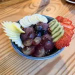 Açaí bowl c/ granola e fruta