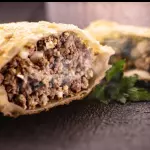 Pastel de Carne com jiló