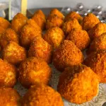 COXINHA DE FRANGO COM MUSSARELA