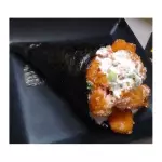 temaki de salmao em cubos empanado