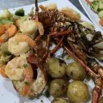 Langosta rellena con camaron