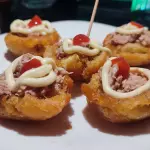 Tostones rellenos de atún