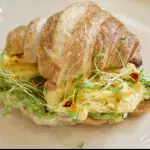 Croissant de Huevo*