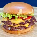 DOUBLE CHEESEBURGER + PAPITAS