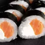 Sake en alga nori